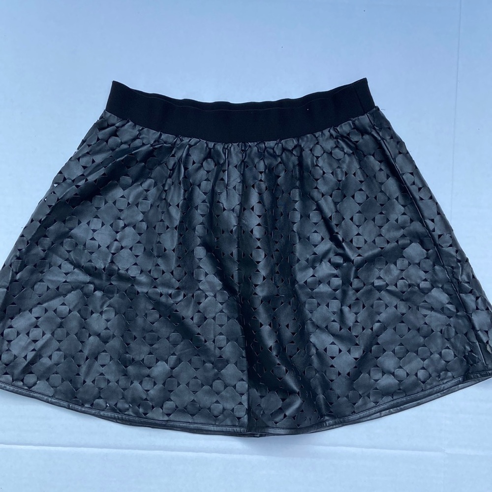 New G by GUESS Womens’s Faux Leather Skirt SZ M
